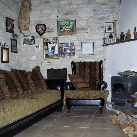 Gasthuis Our House 2*