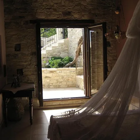 בית הארחה Our House